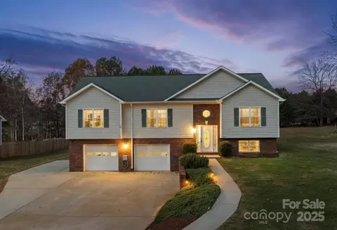 2244 Burris Rd, Conover, NC 28613