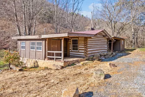 849 S Ammons Branch Rd, Marshall, NC 28753