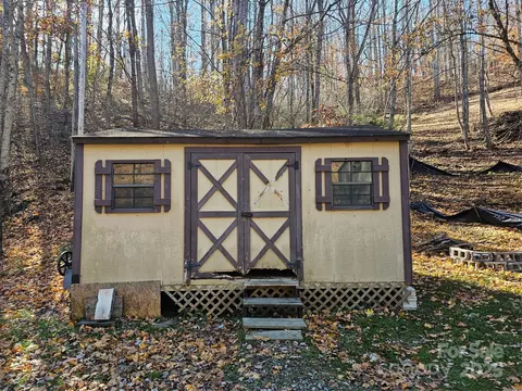 1126 Rector Corner Rd, Marshall, NC 28753 photo 8