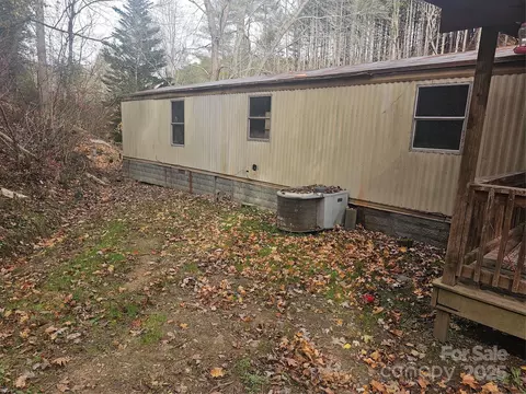 1126 Rector Corner Rd, Marshall, NC 28753 photo 4