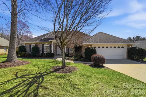 Exterior - 1855 Cameron Heights Cir, Denver, NC 28037 photo 2 of 5