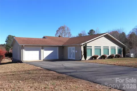 3041 Heffner Pl, Hudson, NC 28638