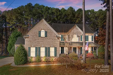 213 Beech Bluff Dr, Mount Holly, NC 28120