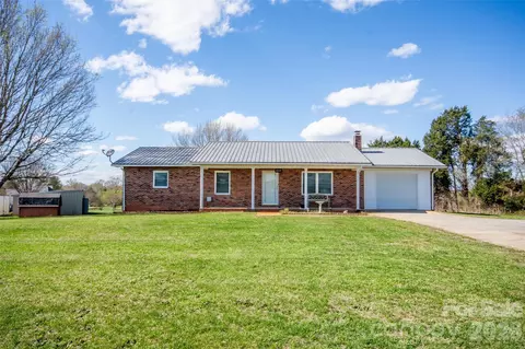 2890 Hobson Rd, Cleveland, NC 27013