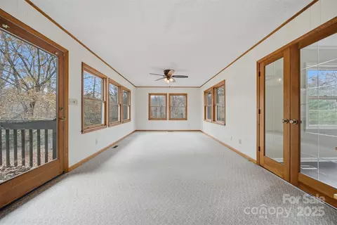 Living - 219 Settlemyre Rd, Morganton, NC 28655 photo 9 of 9