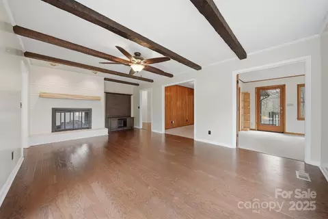 Living - 219 Settlemyre Rd, Morganton, NC 28655 photo 7 of 9