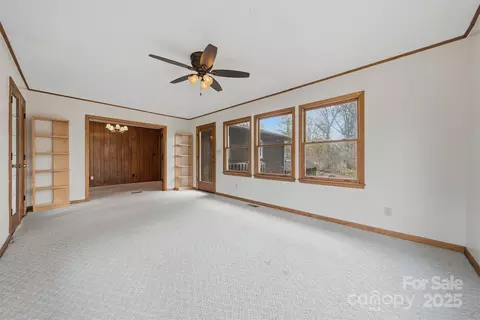 Living - 219 Settlemyre Rd, Morganton, NC 28655 photo 8 of 9