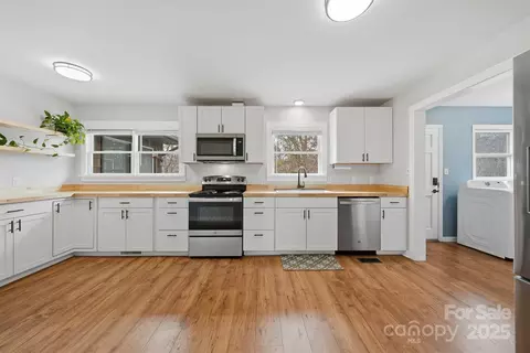 Kitchen - 219 Settlemyre Rd, Morganton, NC 28655 photo 2 of 2