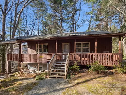 73 Top Of The Mountain Rd, Penrose, NC 28766