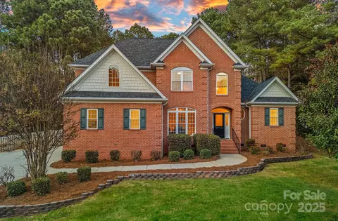 255 Honeysuckle Creek Loop, Mooresville, NC 28117
