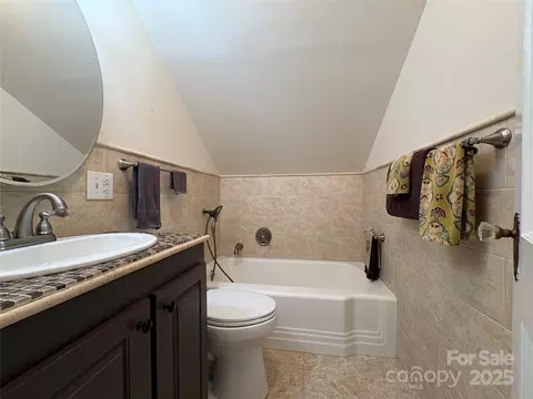 Bath - 114 Broadway Ave, Tryon, NC 28782 photo 4 of 4