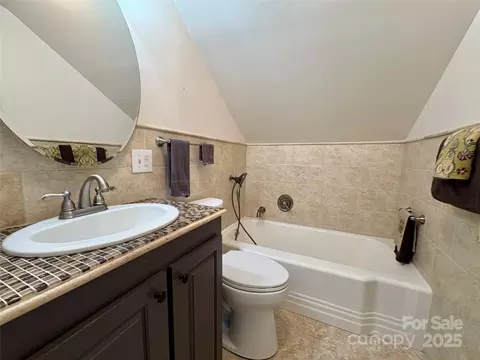 Bath - 114 Broadway Ave, Tryon, NC 28782 photo 3 of 4