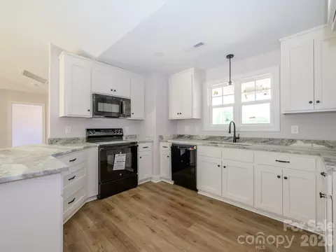 Kitchen - 224 Gulledge Parker Rd, Monroe, NC 28112 photo 2 of 2