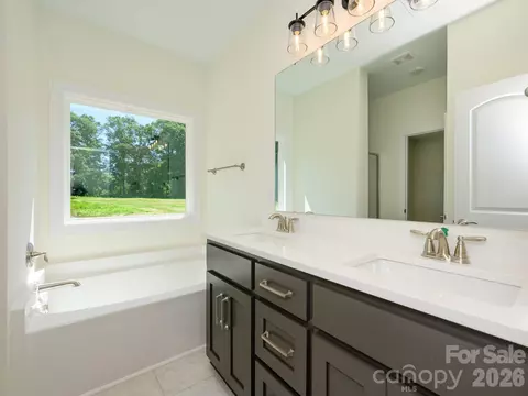 Bath - 224 Gulledge Parker Rd, Monroe, NC 28112 photo 2 of 3