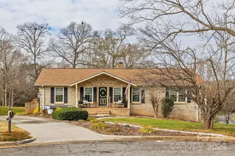 2419 Pebblestone Ct, Gastonia, NC 28054