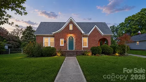 552 Hyde Park Ne Dr NE, Concord, NC 28025