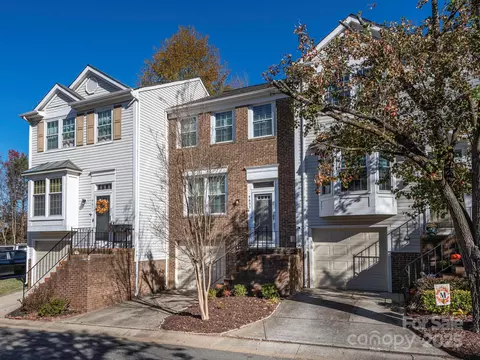 9633 Green Gable Ct, Charlotte, NC 28270