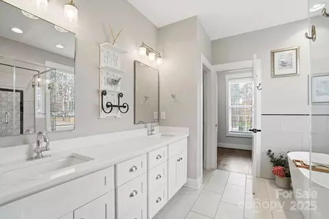 Bath - 1007 Flat Rock Dr, Monroe, NC 28110 photo 1 of 4