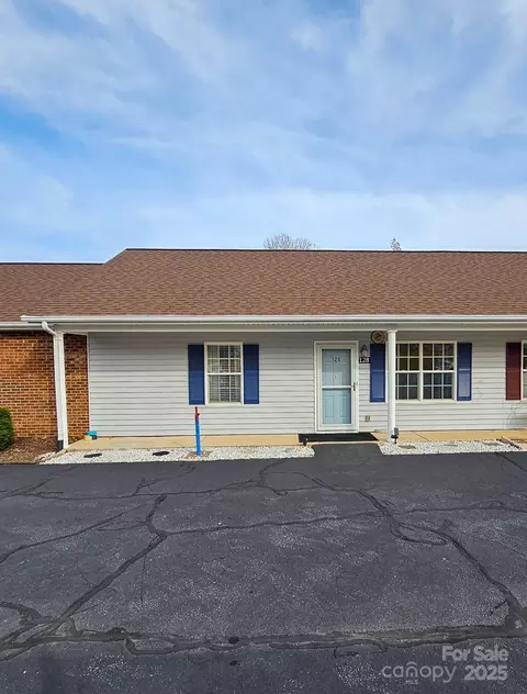 128 24th Nw St NW, Hickory, NC 28601
