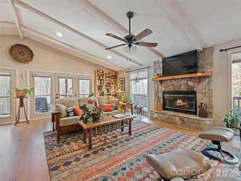 482 Wildcat Mountain Rd, Waynesville, NC 28786