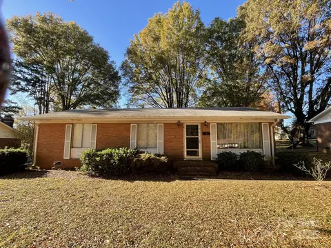 3413 Merrill Pl, Charlotte, NC 28216