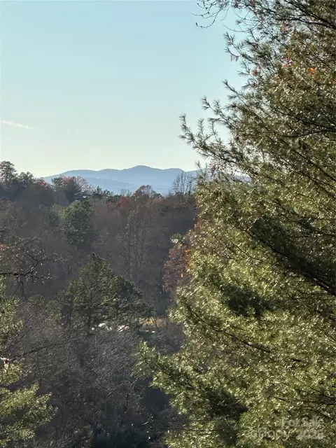 35 Westview Dr, Marion, NC 28752