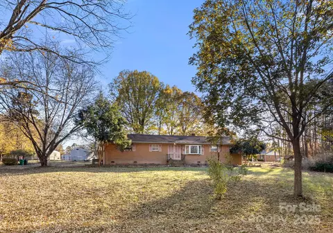 1801 Gemway Dr, Charlotte, NC 28216