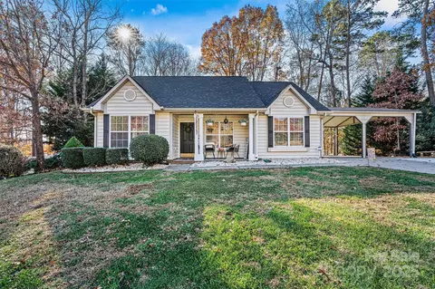 7176 Hunters Bluff Dr, Denver, NC 28037