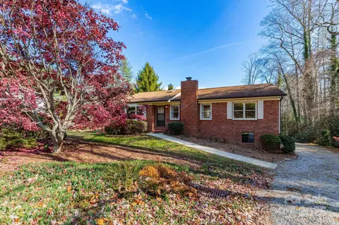 218 Turtle Ln, Hendersonville, NC 28791