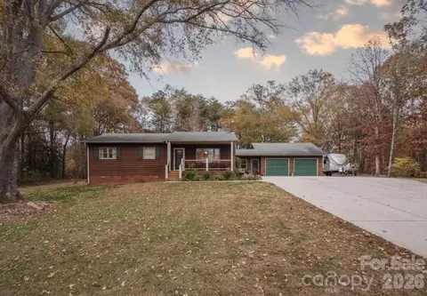 2174 Lynmore Dr, Sherrills Ford, NC 28673
