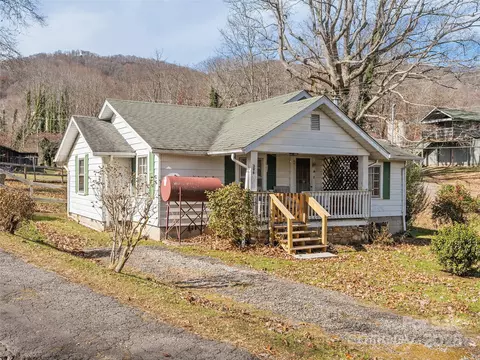 396 Will Hyatt Rd, Waynesville, NC 28786