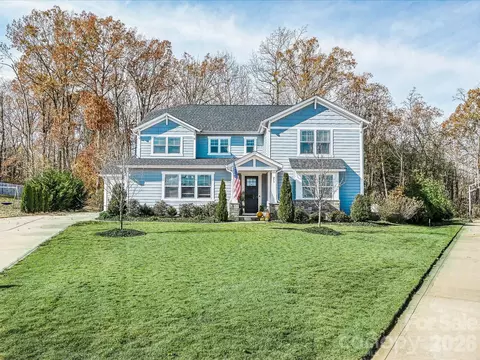 273 Country Lake Dr, Mooresville, NC 28115