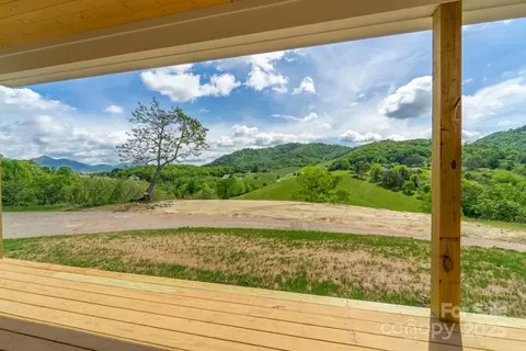 70 Knox Best St, Clyde, NC 28721 photo 3