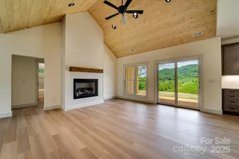 70 Knox Best St, Clyde, NC 28721 photo 5