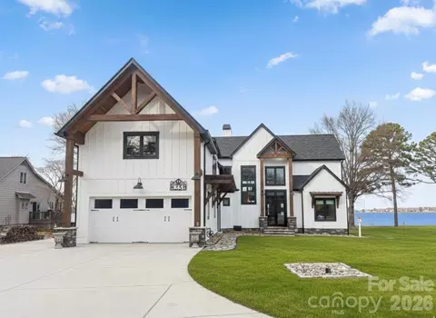 8250 Peninsula Ln, Sherrills Ford, NC 28673