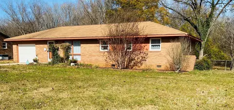 422 Mirror Lake Rd, Salisbury, NC 28144