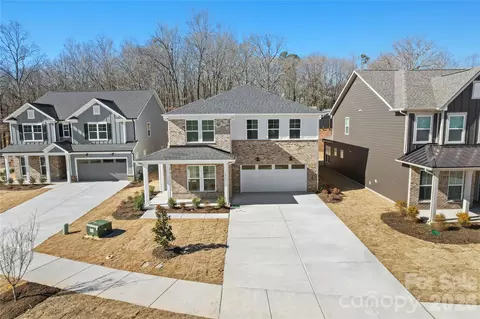 1015 Wt Ferguson Dr, Matthews, NC 28104