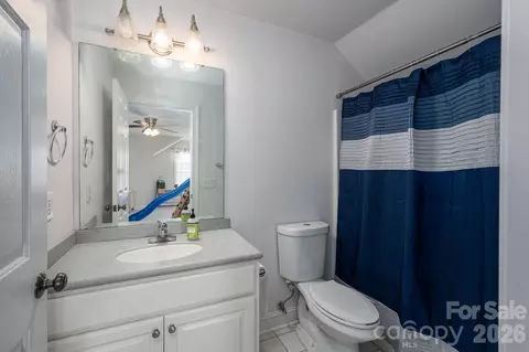 Bath - 2616 Nicklaus Ne Ct NE, Conover, NC 28613 photo 3 of 4