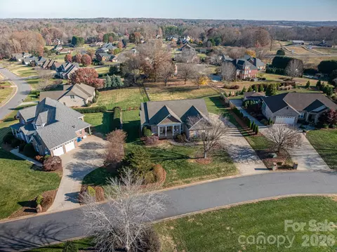 View/Area - 2616 Nicklaus Ne Ct NE, Conover, NC 28613 photo 1 of 7