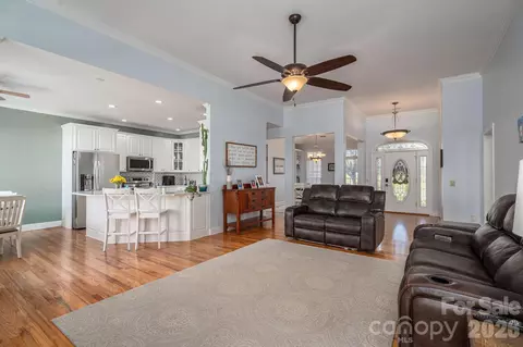 Living - 2616 Nicklaus Ne Ct NE, Conover, NC 28613 photo 2 of 3