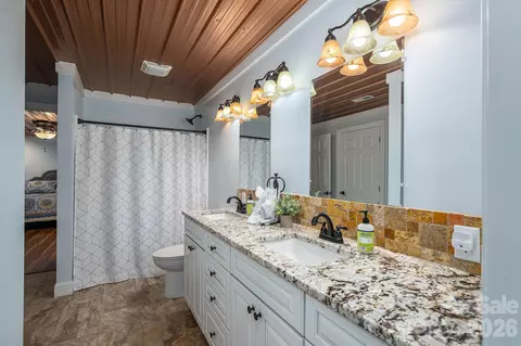 Bath - 2616 Nicklaus Ne Ct NE, Conover, NC 28613 photo 4 of 4