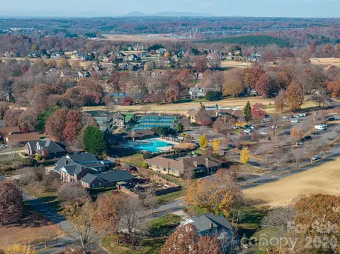 View/Area - 2616 Nicklaus Ne Ct NE, Conover, NC 28613 photo 6 of 7