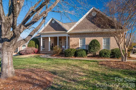 2616 Nicklaus Ne Ct NE, Conover, NC 28613