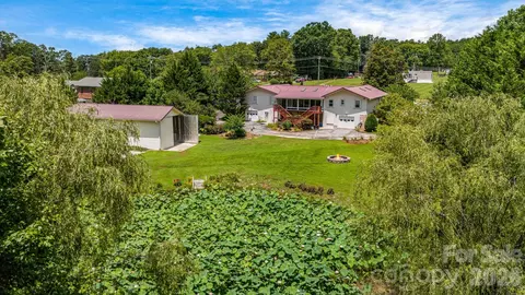 350 Old Sunset Hill Rd, Hendersonville, NC 28792