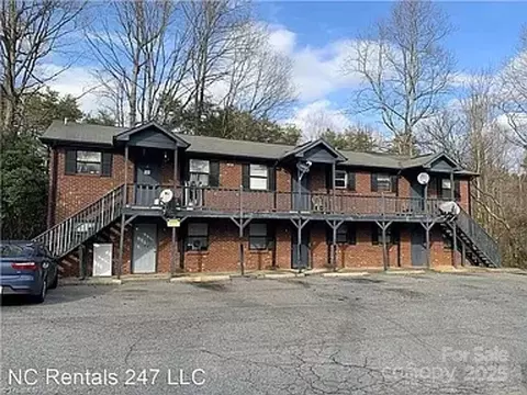 2405 Markwood Ln, Winston Salem, NC 27107