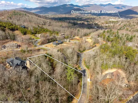 9 Settings Blvd, Black Mountain, NC 28711