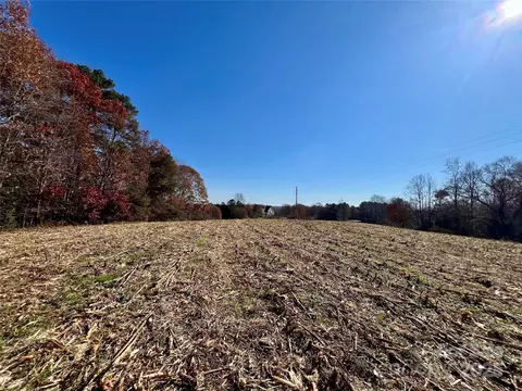 000 Sam Poole Ln, Taylorsville, NC 28681