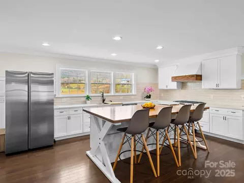 Kitchen - 3367 Thickety Rd, Clyde, NC 28721 photo 2 of 3