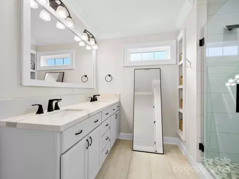 Bath - 3367 Thickety Rd, Clyde, NC 28721 photo 1 of 2
