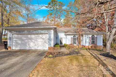 10402 Rolling Glen Ct, Charlotte, NC 28214